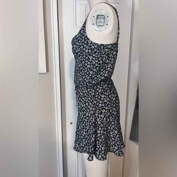 Floral printed romper - Picture 3 of 8